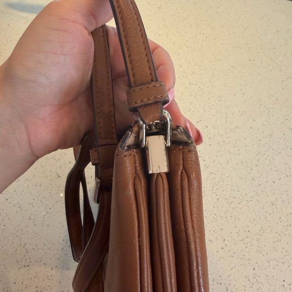 Kate Spade Leila Triple Gusset Crossbody bag. - Picture 16 of 17